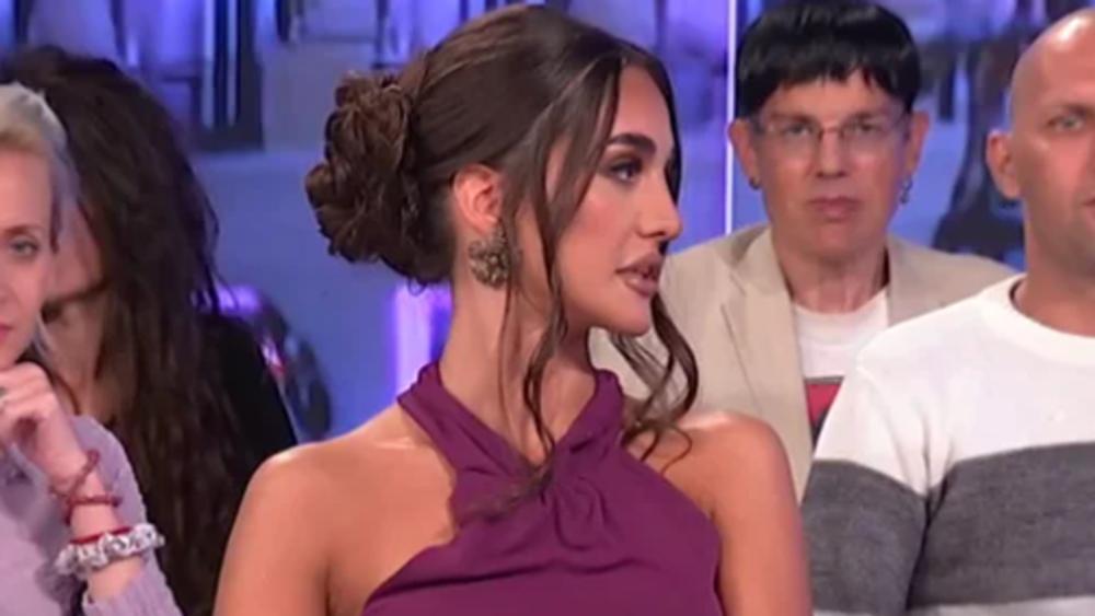 Anđela Đuričić pregledela usred emisije: Da li znaš sa kim je Sofija došla večeras?