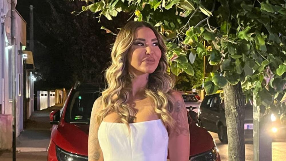 Aneli Ahmić udarila žestoko na Kačavendu: "Majka se opija po kafani"