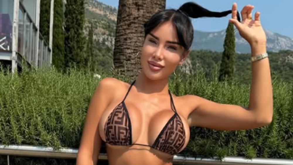 Od cene kupaćeg kostima Aleksandre Subotić boli glava:  Novi luks mini bikini