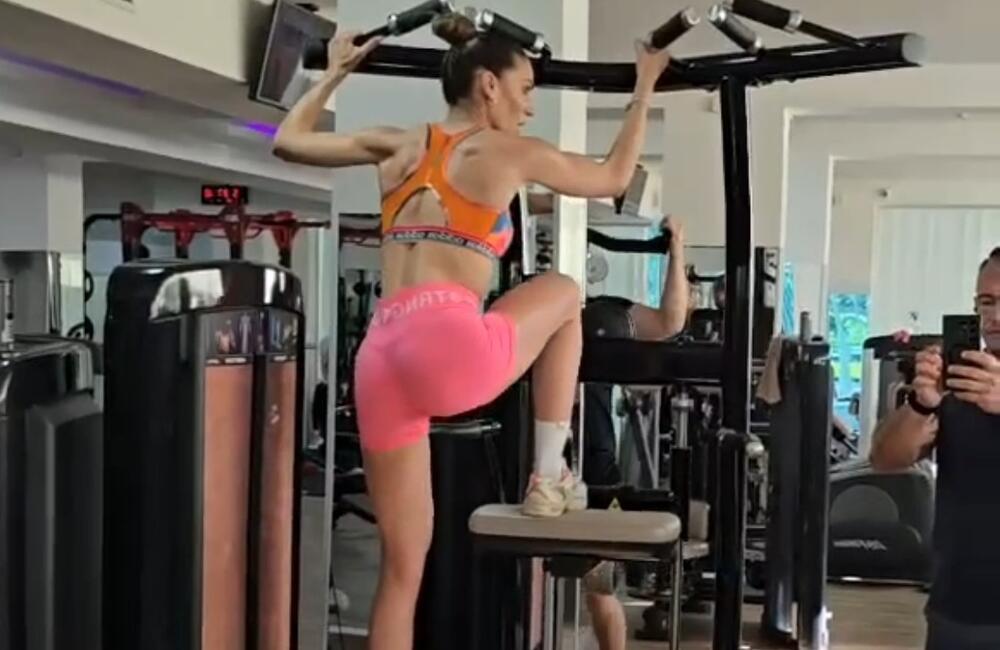 NEMA NI 50 KILOGRAMA, A U TERETANI JE ZVERKA! Sada je skinula i garderobu i sve patosirala - ZORANA, BOMBA SI