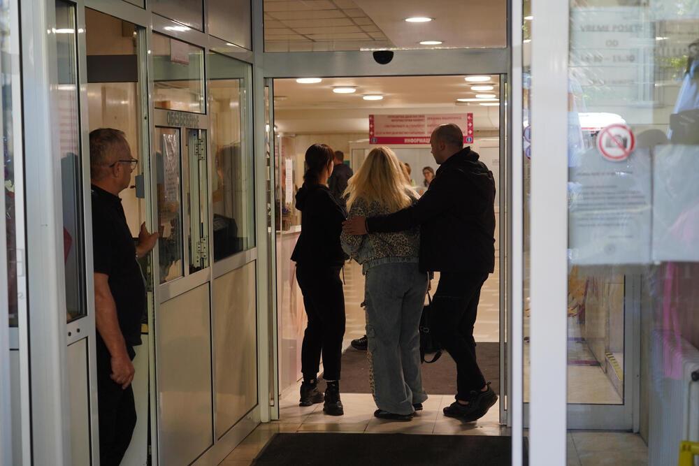 ORILO SE DEDINJE! Bivša svekrva sačekala nesuđenog zeta kod Pinka, pa ga odvukla iza ćoška - VRIŠTALA NA SAV GLAS