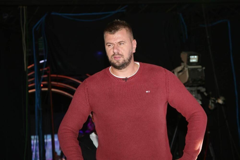Evo kako Janjuš izgleda tri dana nakon operacije: Društvo mu pravi ovaj čovek