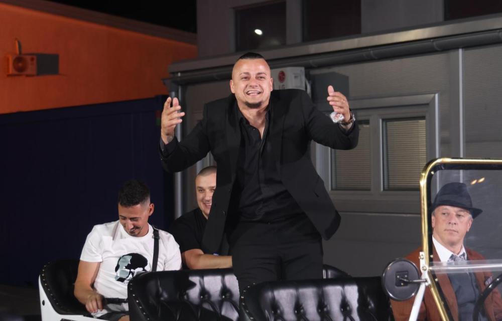 NAPOKON ZAJEDNO: Terza je konačno odveo ćerkicu kući:"Počeli su da plaču. Svi su srećni"