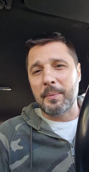 "GODINU DANA MI ZAGORČAVA ŽIVOT, PRIJAVLJUJE POLICIJI" Marko Miljković tvrdi da ga komšija maltretira: Nasrće u prolazu...