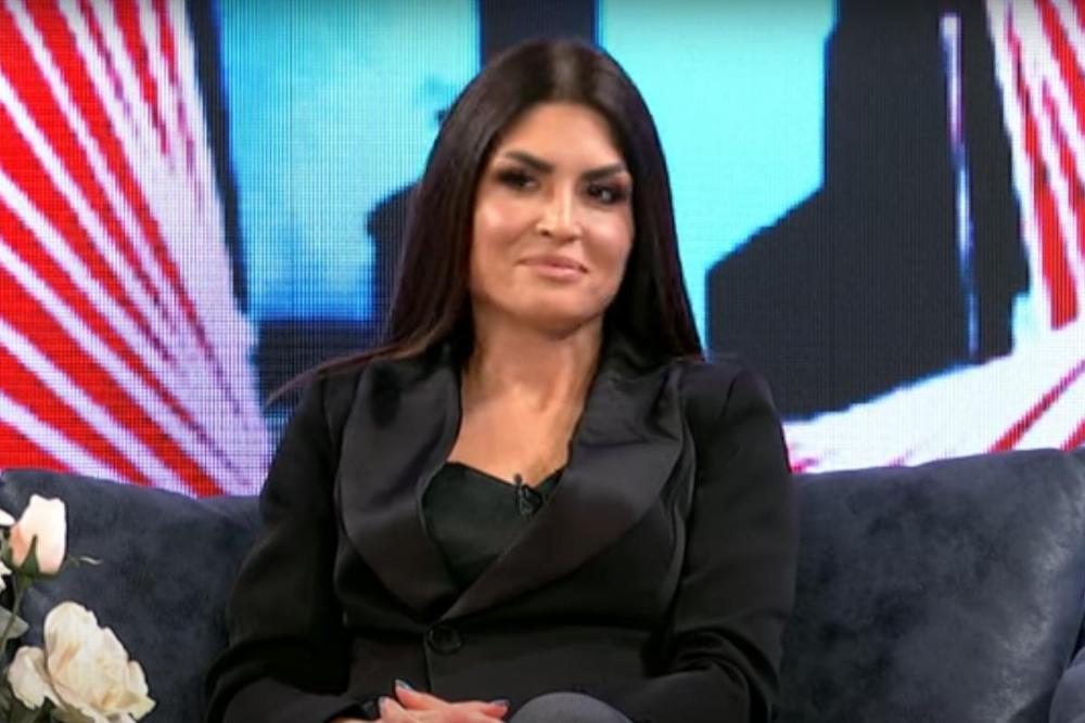 JELENA ILIĆ PAPRENO PLATILA STAN NA ZVEZDARI! Novi dečko će joj pomoći da se finansijski oporavi, a prvi komšija joj ovaj poznati muškarac