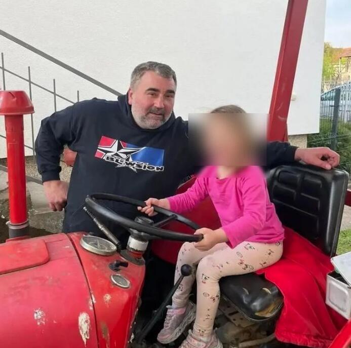 MIKI ĐURIČIĆ NAPUSTIO RODNO KUPINOVO: Uložio 30.000 evra u renoviranje pa zbog žene i dece odlučio se na preseljenje