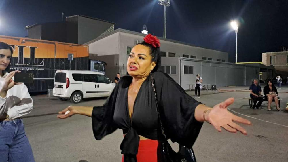 ZLATA PETROVIĆ VIĐENA NA KLINICI ZA BOLESTI ZAVISNOSTI, NJEN BIVŠI MUŽ SAD IZNEO ISTINU O PEVAČICI: Nazdravila je čašom šampanjca...