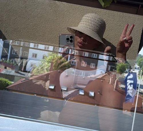 STANIJA POKAZALA STANJE NA RAČUNU! Preko noći joj legli milioni, svi se pitaju od koga je legao novac (FOTO)