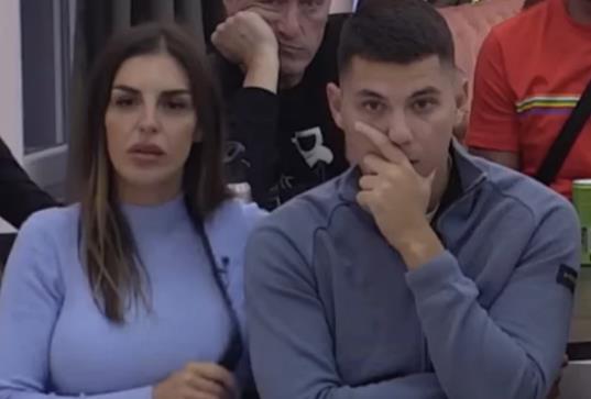 PEJA POTPUNO ZABORAVIO ENU? Otišao u Budvu pa tamo satima pravio krš i lom: Od Čolićeve ni traga ni glasa