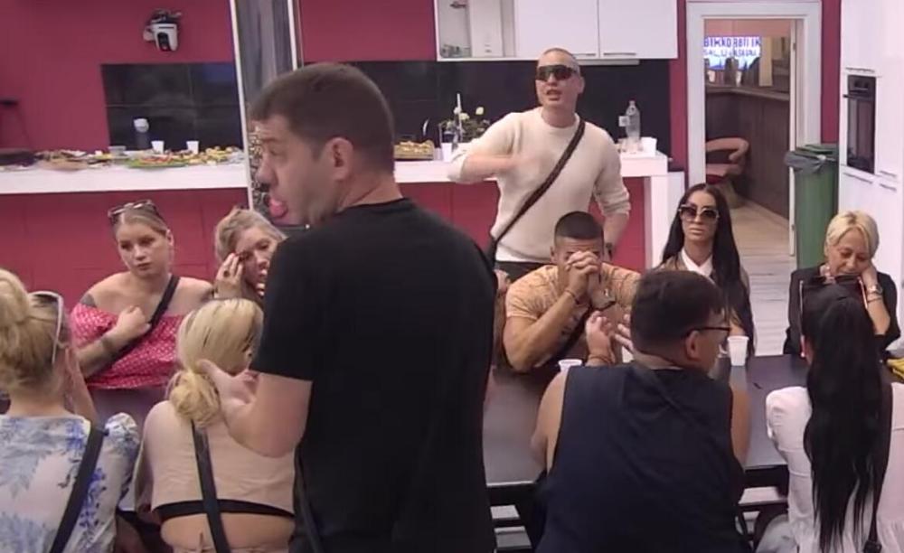 JEDAN UČESNIK ZADRUGE PREKRŠIO PRAVILA UGOVORA I IZNEO STAVKE JAVNO! Priznao da je kod Mitrovića bio privilegovan: Dozvoljene su mu 3 stvari koje drugima nisu