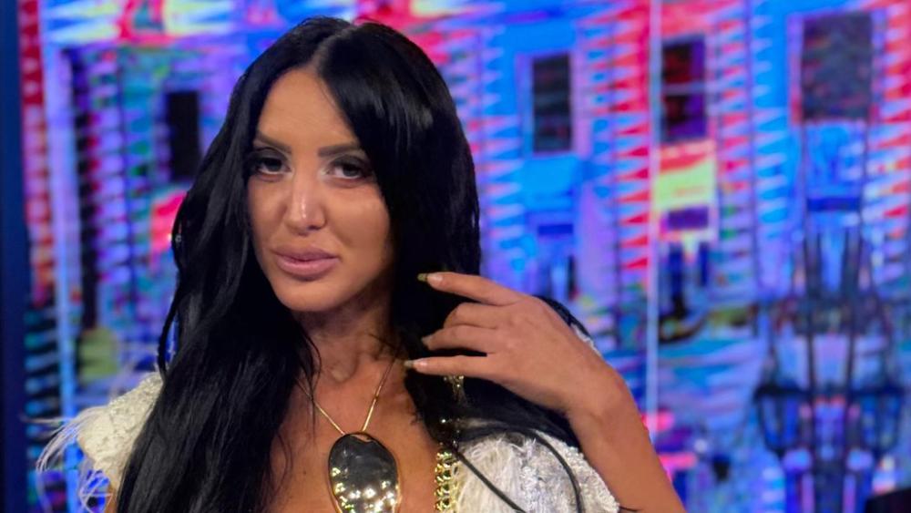 FANOVI UZNEMIRENI: Procurela slika Slađe Poršeline iz bolnice tik pred odlazak u operacionu salu, ona se oglasila i otkrila sve! (FOTO)