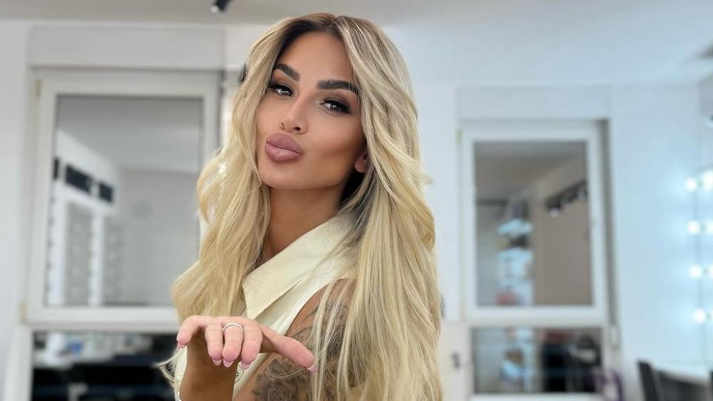 Aleksandra Nikolić puni baterije pred Elitu 9: Zategnuta kao praćka uživa na letovanju (FOTO)