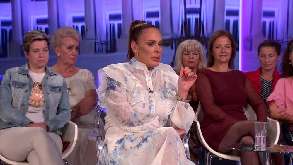 Dva raspala i glupa paćenika: Kačavenda oplela po veridbi Aneli i Luke, misli da od te ljubavi nema ništa! (VIDEO)