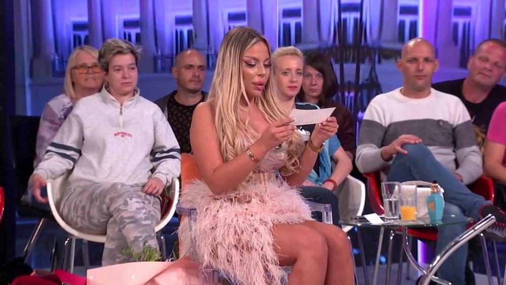 Tablete za pamćenje, varikina i čarobni štapim: Sofija dobila silne poklone, a jedan je ŠOKANTAN! Stigla poruka kojoj se nije nadala (VIDEO)