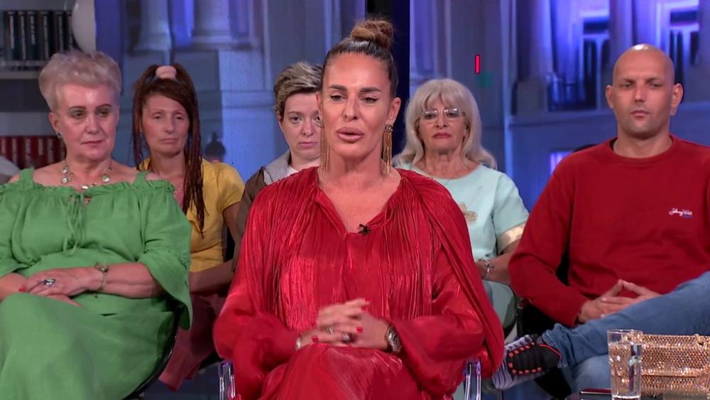 MLATITE PRAZNU SLAMU: Kačavenda otkrila detalje o odnosu Dače i Sofi, pa brutalno odgovorila na negativne komentare (VIDEO)