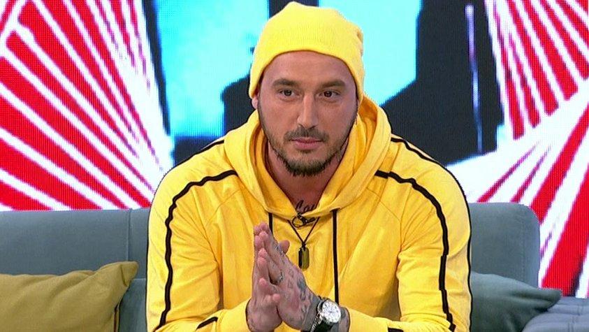 BIVŠI ZADRUGAR ZAVRŠIO U GIPSU: Oglasio se iz bolnice i pokazao u kakvom je stanju, ovo su detalji (FOTO)