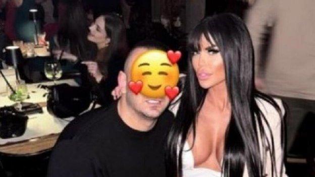 Dragana Mitar više ne krije dečka: Ovako izgleda bogati biznismen kog ljubi usred Pariza (FOTO)