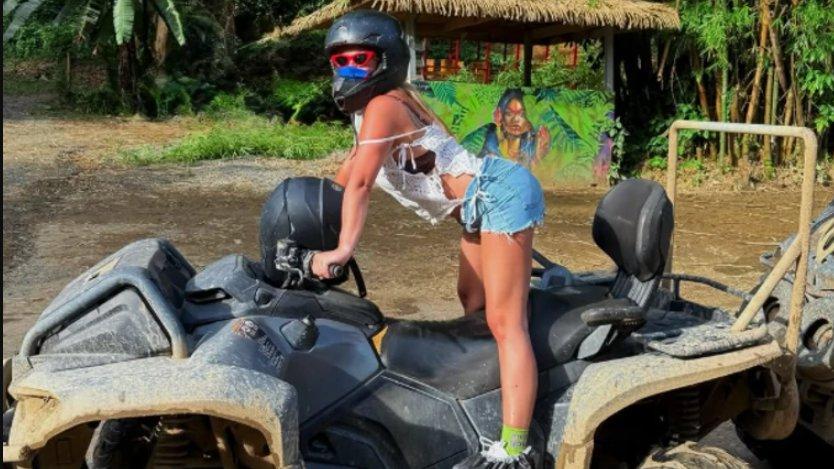 PORTORIKO KIJA! U mini šortsu zapalila mreže: Pozakazala zanosne obline (FOTO)
