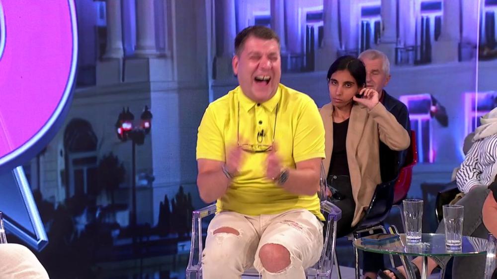 Lepi Mića stao na put novoj ljubavi: Gledateljka zadrhtala od žudnje za Ivanom Marinkovićem, pokušala da izvuče broj telefona, pa usledio ŠOK! (VIDEO)