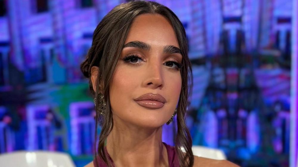 ISPRATILA GASTOZA, PA SE SKINULA! Anđela Đuričić uslikala preplanulu pozadinu, pa se odlučila na ovaj korak: POČINJEM SA... (FOTO)