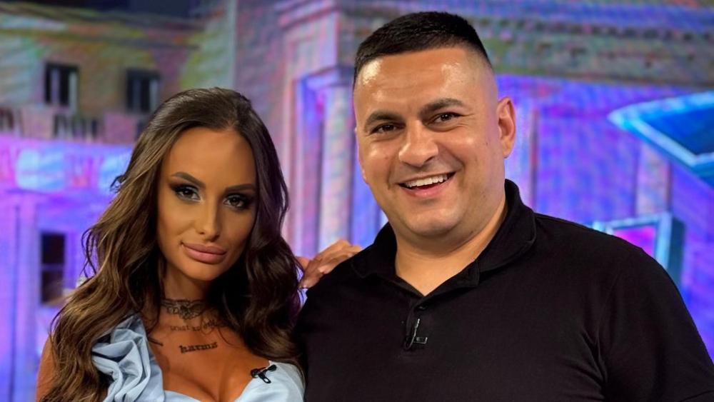 Baškare se za sve pare: Teodora i Bebica zapalili na more, a od njenih vrućih poza u mini bikiniju neće vam biti dobro! (VIDEO)