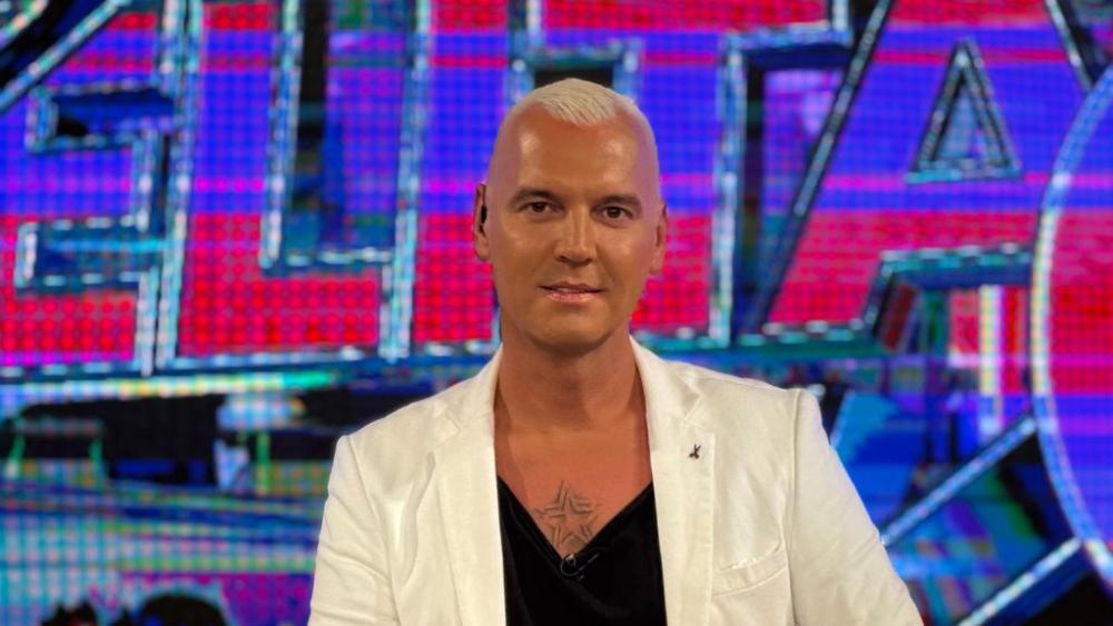 VODITELJ ELITE POZIRA NA JAHTI: Milan Milošević uživa na crnogorskom primorju, evo gde se baškari (FOTO)