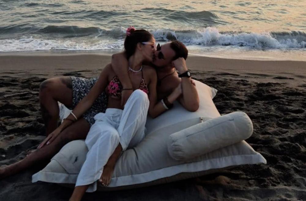 Iako su svi mislili da će se "RASKANTATI" NAPOLJU, ljubav se NASTAVILA! Gastoz priredio Anđeli IZNENAĐENJE ZA PAMĆENJE, odmah podelila sa svima! (FOTO)