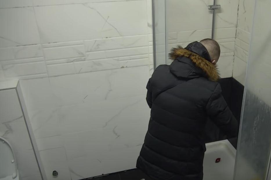 PEVAČ PREVARIO ŽENU, PA LJUBAVNICI OTVORIO SAJT ZA ODRASLE: Zajedno zarađivali od njenih intimnih fotografija, a onda ih sačekao HOROR: "Verovatno iscurelo nešto"