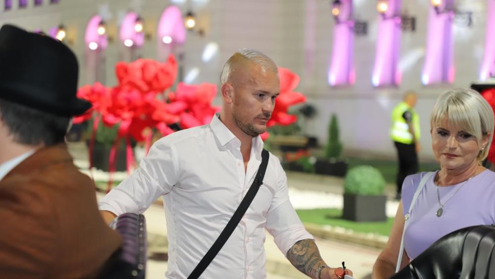 Munjez OTKRIVA da li će SINU DATI PREZIME: ČEKAO sam 6 MESECI, SAČEKAĆU još par DANA da ga vidim! ❤️