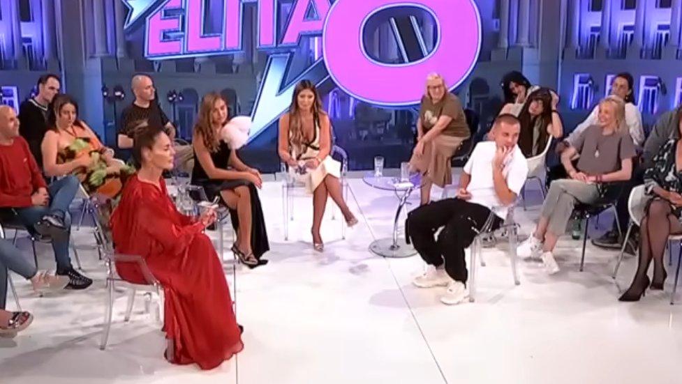 Narod pita: Gledalac otkrio da se Dača LEČI od CRNE MAGIJE 🤨