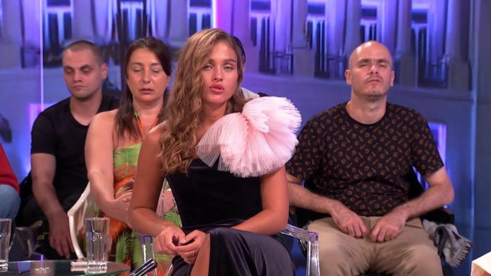 Sofi OTKRILA IDENTITET MISTERIOZNOG DEČKA koji joj je POSLAO CVEĆE 🥰🌹