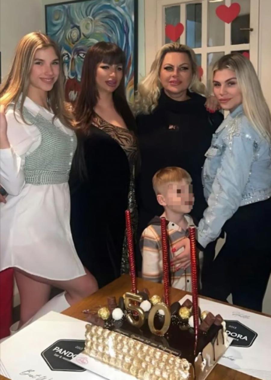 SKINULA SE SESTRA MILJANE KULIĆ, NEĆE VAM BITI DOBRO KADA JE VIDITE! Da li je Ana najzgodnija Marijina ćerka? (GALERIJA)