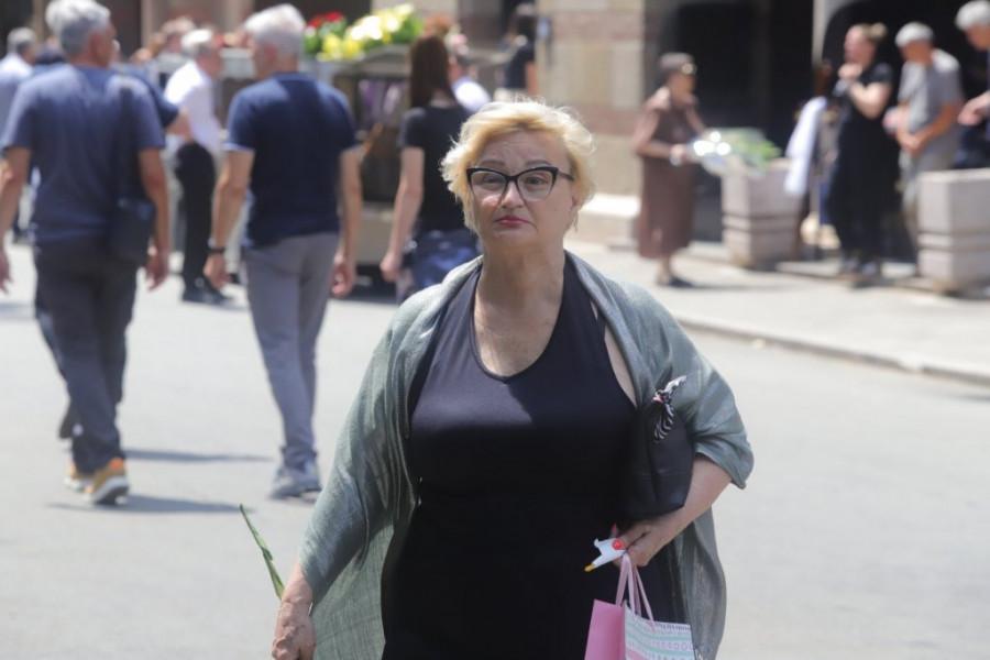 KO MOŽE TAJ SME! Skinula se Milica Dugalić u sedmoj decenij! (FOTO)