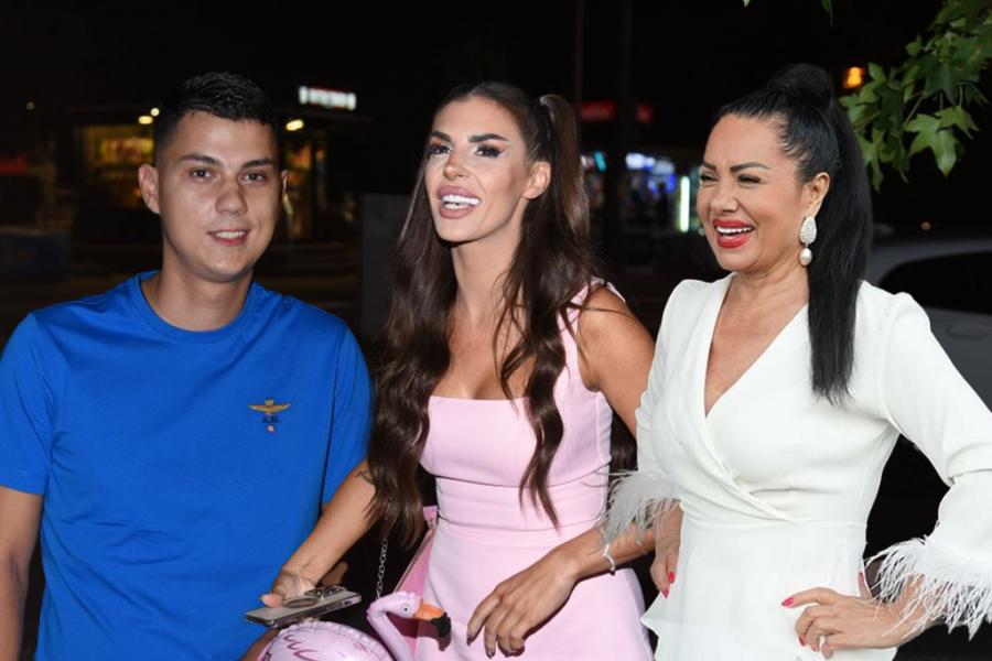 KAKO ĆE ZLATA REAGOVATI KAD VIDI OVO? Ena i Peja uhvaćeni DOK JAVNO RAZMENJUJU NEŽNOSTI, Čolićeva se hitno oglasila! (FOTO)