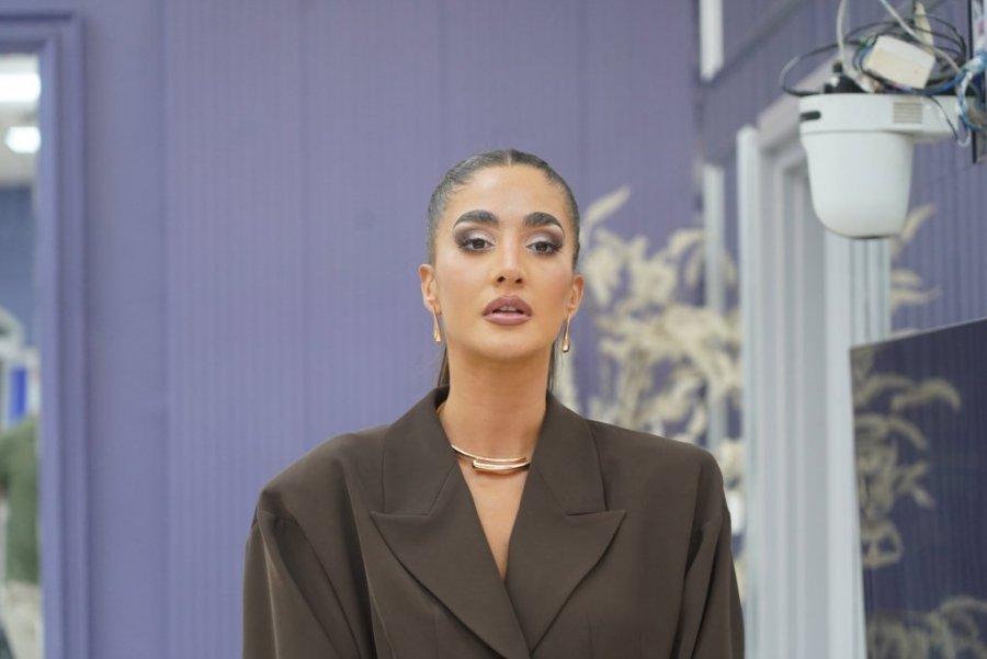 AĐELA ĐURIČIĆ IMALA HITNU INTERVENCIJU NA LICU! Pogledajte šta je uradila, FANOVIMA PALE VILICE! (FOTO)
