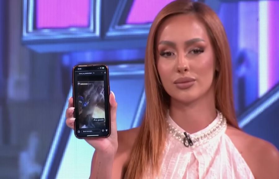 VODITELJKI UŽIVO U PROGRAMU STIGLI ŠOK-DOKAZI: Podigla TELEFON i javno sve pokazala, Anđela i Sofija se ZALEDILE zbog intimne slike! (VIDEO)