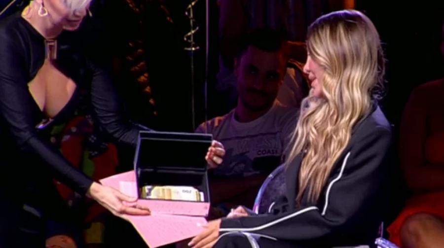 DUŠICA HITNO PREKINULA PROGRAM! Aneli Ahmić isplaćena uživo na Pinku, ali to nije bilo sve... (VIDEO)