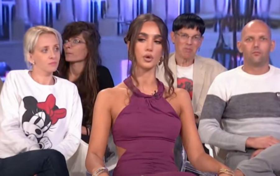 ANĐELA ĐURIČIĆ ZAINTRIGIRALA JAVNOST! Objavila fotku, pa bacila fanove u veiku dilemu! (FOTO)