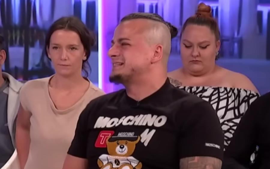 PORUKA KOJU JE VODITELJKA PROČITALA UŽIVO PREKINULA PROGRAM! Vest o ćerki Milice Veliković UNAKAZILA Terzu, morali odmah da reaguju! (VIDEO)