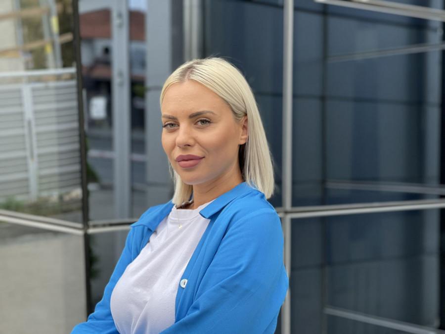 MAJKA BIVŠE ZADRUGARKE U TEŠKIM BOLOVIMA: Hitno potrebna OPERACIJA, svi detalji PORODIČNE DRAME! (FOTO)
