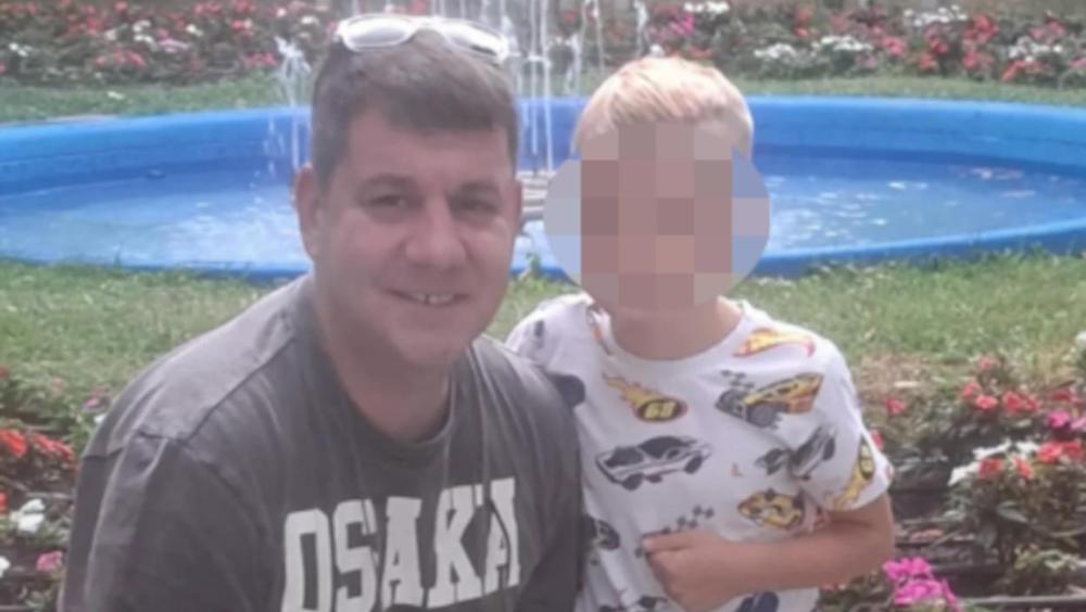 Ipak su dozvolili da ga isprati u PRVI RAZRED: Ivan prigrlio malenog Željka - Grcaćete u suzama zbog fotografija oca i sina