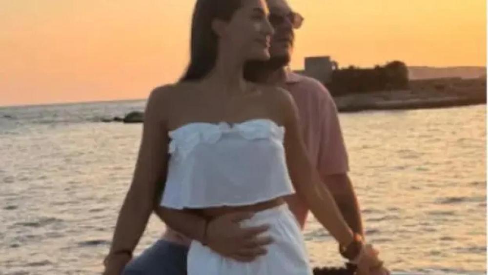 Anđela plače od sreće: Podelila je fotografiju, beba se jasno vidi - Ovo je najlepši dan u njenom životu