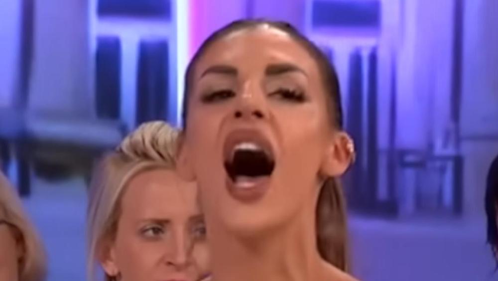 "Kazna do 5 godina zatvora" Iznet zahtev za policijsko ispitivanje Ene Čolić zbog izgovorenog u prenosu uživo na "Pink" TV