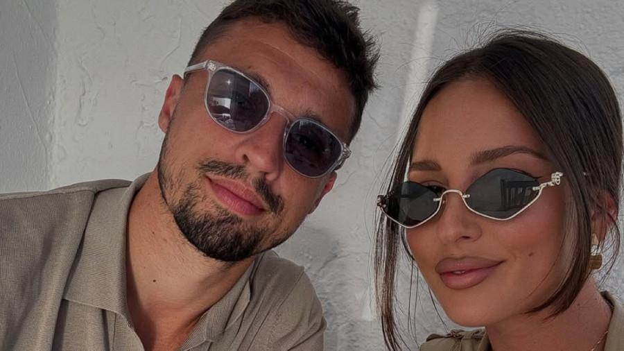 Prelepa žena najpoželjnijeg fudbalera: Verovali ili ne, ima i bliznakinju