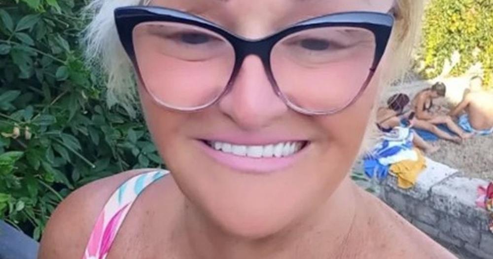 Pevačica izbacila dekolte, a lice ispeglano: Milica (68) objavila vrlo smelu fotografiju i izazvala buru