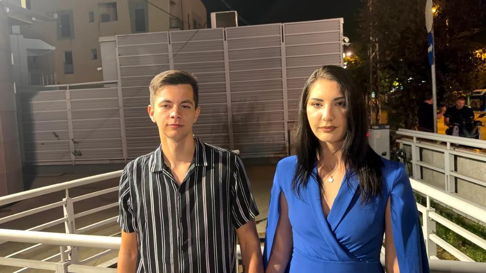 Hana i Nerio sa ćerkom stigli u Split: Srce im je na mestu, ona se oglasila