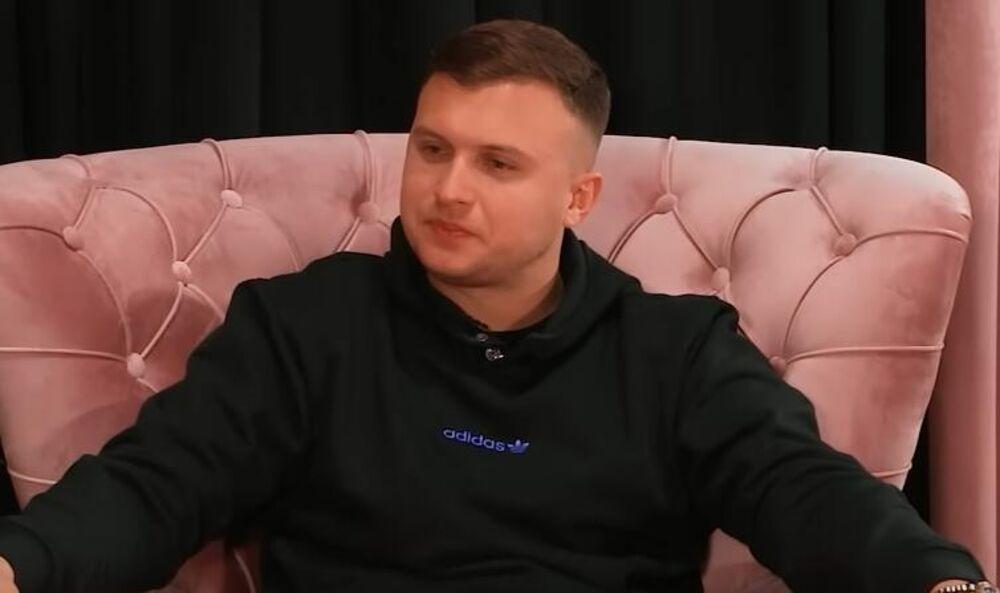 OVO JE MAJKA STEFANA KARIĆA: Ne pojavljuje se u javnosti, a izgleda kao HOLIVUDSKA DIVA (FOTO)