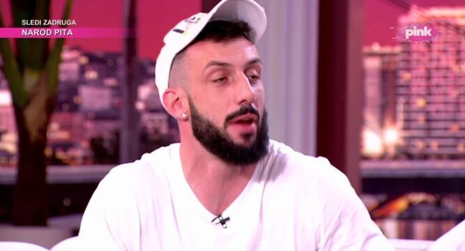 ĐEKSON NASTAVLJA DA PONIŽAVA BEBICU!Podelio njegovu objavu, pa ostavio komentar o kom se priča (FOTO)