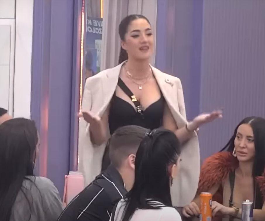 "PROVODIM VREME SA GASTOZOM" Anđela Đuričić otvorila dušu šest dana pred ulazak u Elitu 10:  Čujem se i sa Filipom Carom