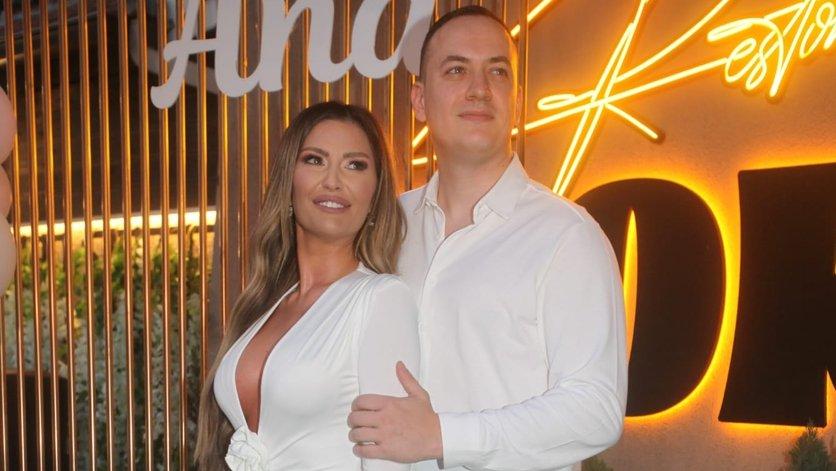 IMAO JE SREĆE... Ana Radulović se oglasila za Pink.rs nakon što je Mirče dobio ćerku, voditeljka otkrila i kako je njihov sin Kosta reagovao na sestru!